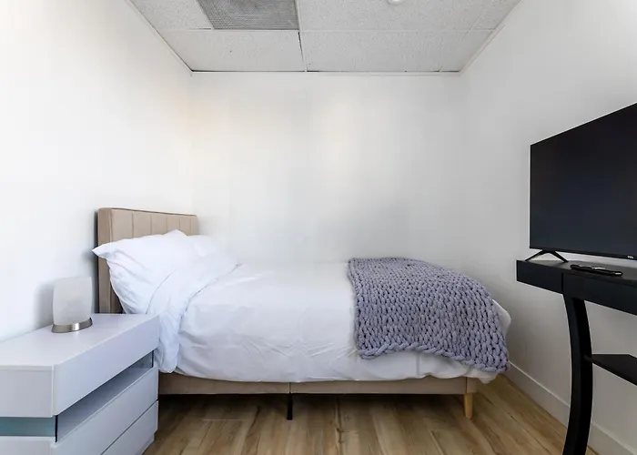 Booking Urban Oasis Room In Central Pasadena