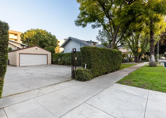 Booking Urban Oasis Room In Central Pasadena